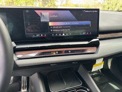 Certified 2026 BMW i5 eDrive40 w/ M Sport Package image 28