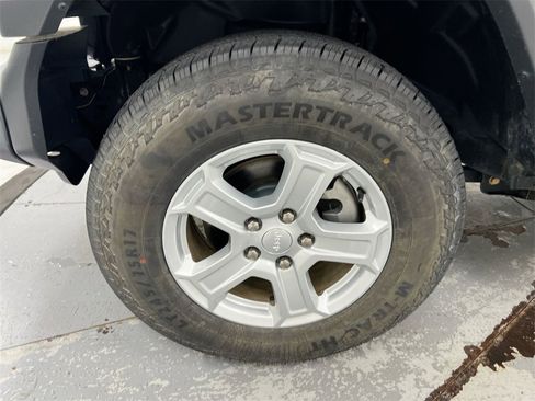 Used 2018 Jeep Wrangler Unlimited Sport S image 24