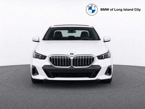 New 2026 BMW 530i xDrive w/ M Sport Package AWD/4WD image 2