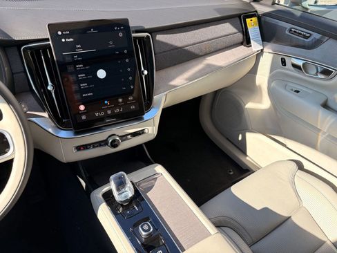 New 2026 Volvo XC90 B6 Ultra image 25