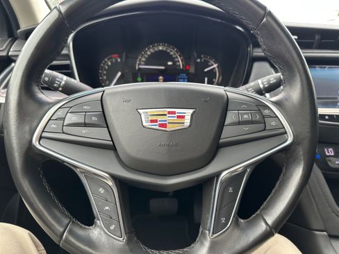 Used 2018 Cadillac XT5 Premium Luxury AWD/4WD image 18