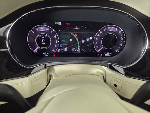 Used 2025 Bentley Continental GTC AWD/4WD image 16
