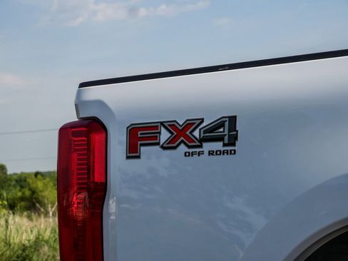 Used 2025 Ford F250 XLT w/ FX4 Off-Road Package AWD/4WD image 10
