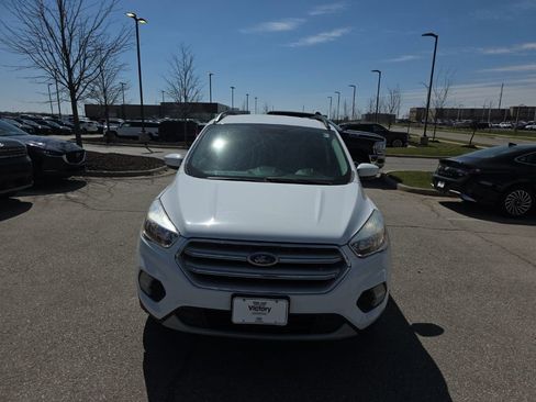 Used 2018 Ford Escape SE image 2