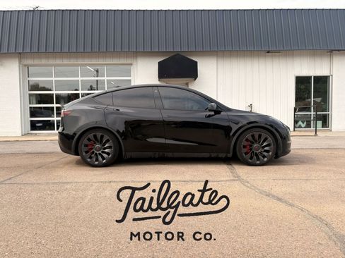 Used 2023 Tesla Model Y Performance AWD/4WD image 1