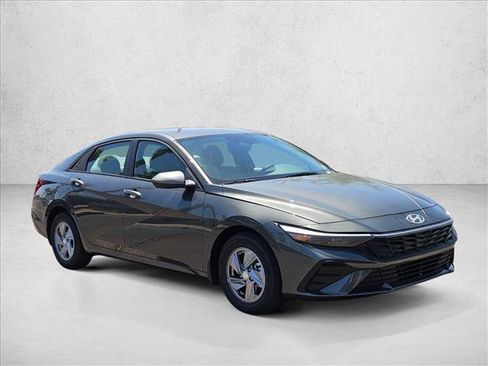 New 2026 Hyundai Elantra SE FWD image 7