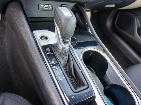 Used 2024 Nissan Altima 2.5 SV image 16