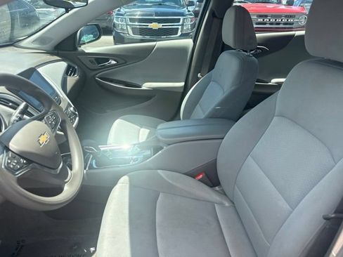 Used 2025 Chevrolet Malibu LT FWD image 12