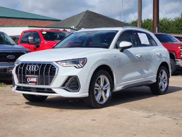 Used 2024 Audi Q3 2.0T Premium Plus w/ Premium Plus Package AWD/4WD image 3