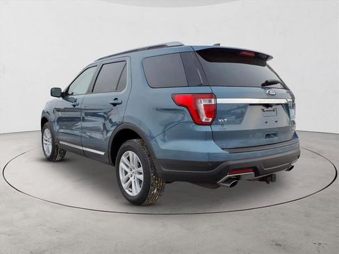 Used 2018 Ford Explorer XLT image 7