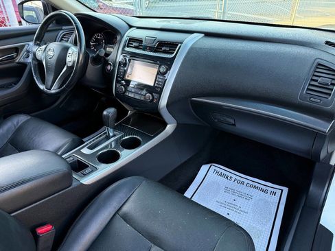 Used 2013 Nissan Altima 2.5 SL w/ Technology Pkg image 17