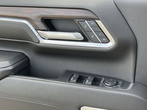 Used 2024 GMC Sierra 2500 SLT image 24