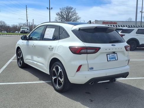 Certified 2023 Ford Escape ST-Line Select w/ Tech Pack #2 AWD/4WD image 3