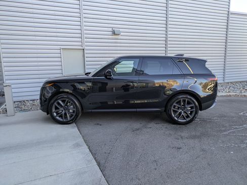 New 2026 Land Rover Range Rover Sport SE image 2