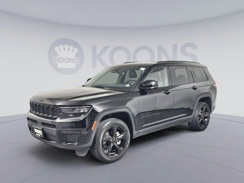 Used 2021 Jeep Grand Cherokee L Laredo image 1