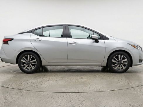 Used 2025 Nissan Versa SV FWD image 11