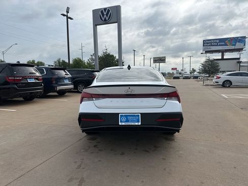 Used 2025 Hyundai Elantra Sport FWD image 6