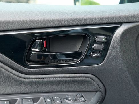 Used 2025 Honda Odyssey Elite image 16