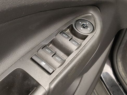 Used 2017 Ford Escape S FWD image 27