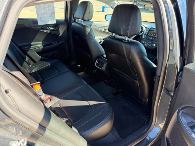 Certified 2017 Chevrolet Malibu LT w/ Leather Package FWD image 33