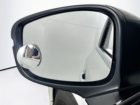 Used 2023 Honda Odyssey EX-L image 16