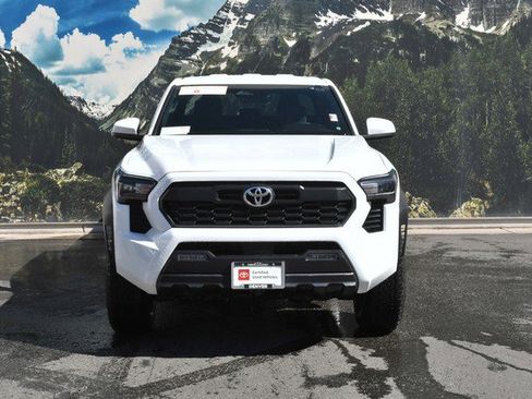 Certified 2025 Toyota Tacoma TRD Off-Road image 5