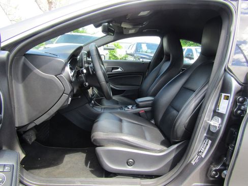 Used 2014 Mercedes-Benz CLA 250 image 9