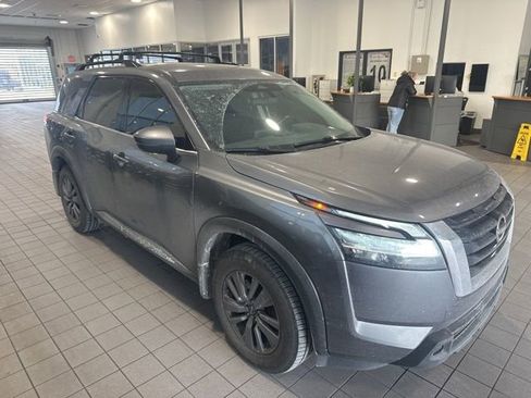Used 2022 Nissan Pathfinder SV image 6