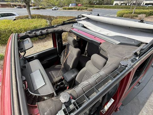 Used 2012 Jeep Wrangler Unlimited Sport image 11