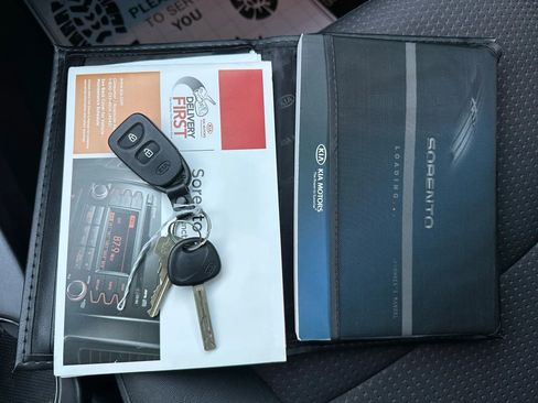 Used 2011 Kia Sorento LX w/ Convenience Pkg image 7