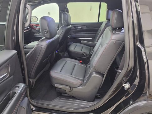 Used 2025 Chevrolet Traverse Z71 AWD/4WD image 10