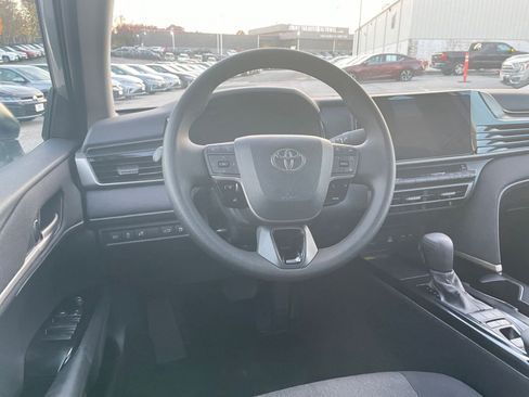 Used 2025 Toyota Camry LE image 33
