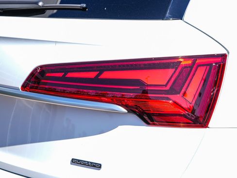 Certified 2023 Audi Q5 2.0T Premium w/ Convenience Package AWD/4WD image 11