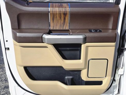 Used 2019 Ford F150 Lariat w/ Equipment Group 502A Luxury image 8