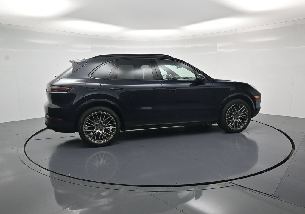 Certified 2022 Porsche Cayenne Platinum Edition AWD/4WD image 40