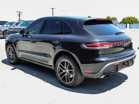 Used 2022 Porsche Macan w/ Premium Package Plus AWD/4WD image 6