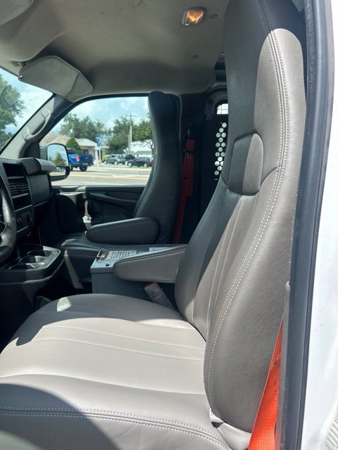 Used 2015 Chevrolet Express 2500 RWD image 12