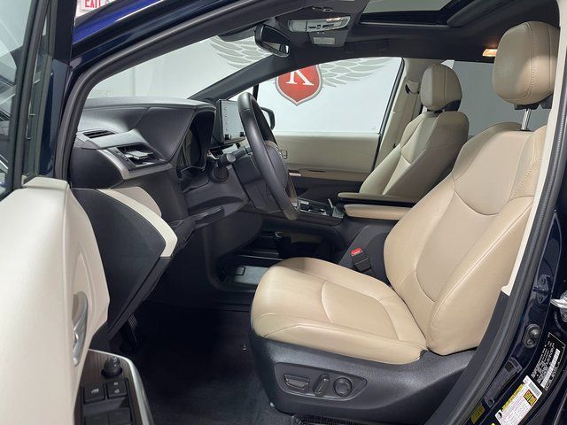 Used 2024 Toyota Sienna XLE w/ XLE Plus Package AWD/4WD image 11