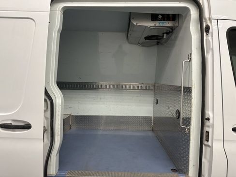 Used 2019 Freightliner Sprinter 144 RWD image 19