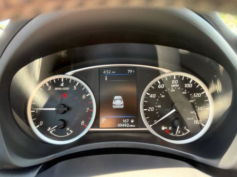 Used 2019 Nissan Sentra SV FWD image 12