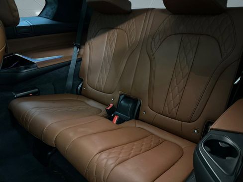 Used 2024 BMW X7 xDrive40i w/ Executive Package image 34