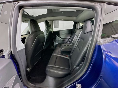 Used 2022 Tesla Model Y Long Range image 26