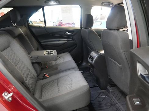 Used 2018 Chevrolet Equinox LT image 32