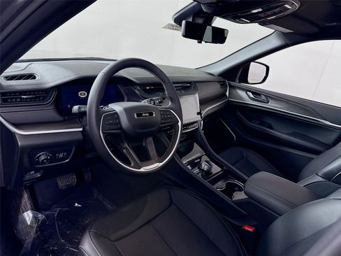 New 2026 Jeep Grand Cherokee Limited Reserve image 4