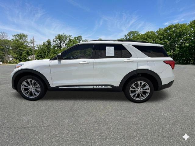 Used 2023 Ford Explorer XLT w/ Equipment Group 202A AWD/4WD image 5