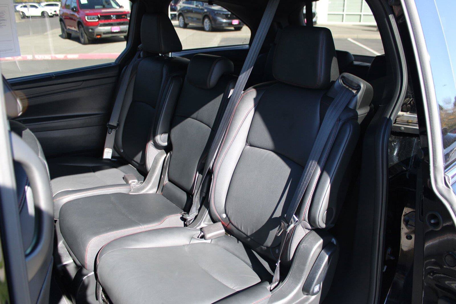Used 2025 Honda Odyssey Sport-L image 19