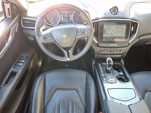 Used 2017 Maserati Ghibli image 10