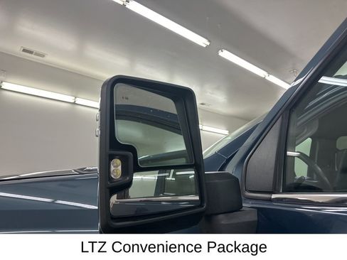 Used 2025 Chevrolet Silverado 2500 LTZ w/ LTZ Convenience Package image 17