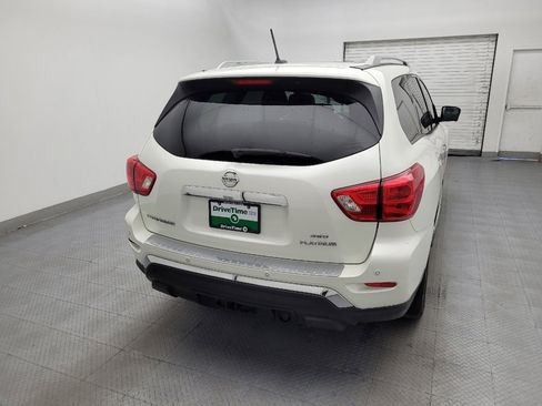Used 2017 Nissan Pathfinder Platinum w/ Family Entertainment Package AWD/4WD image 7