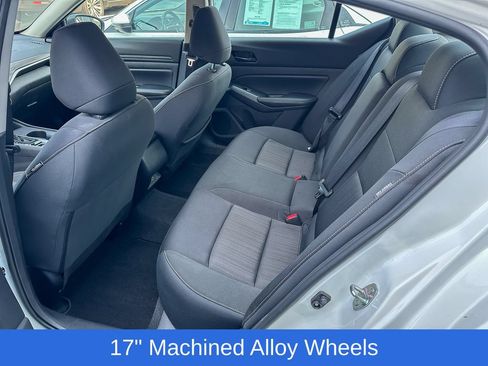 Used 2025 Nissan Altima 2.5 SV AWD/4WD image 9